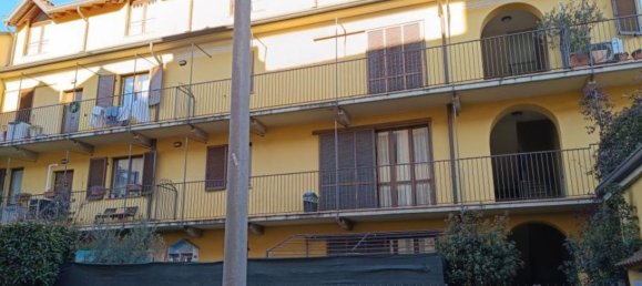 3-salle Appartement à Limbiate, Italy No. 285285 14