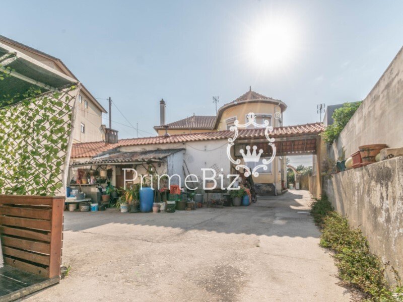  Building in Leiria, Portugal No. 136740