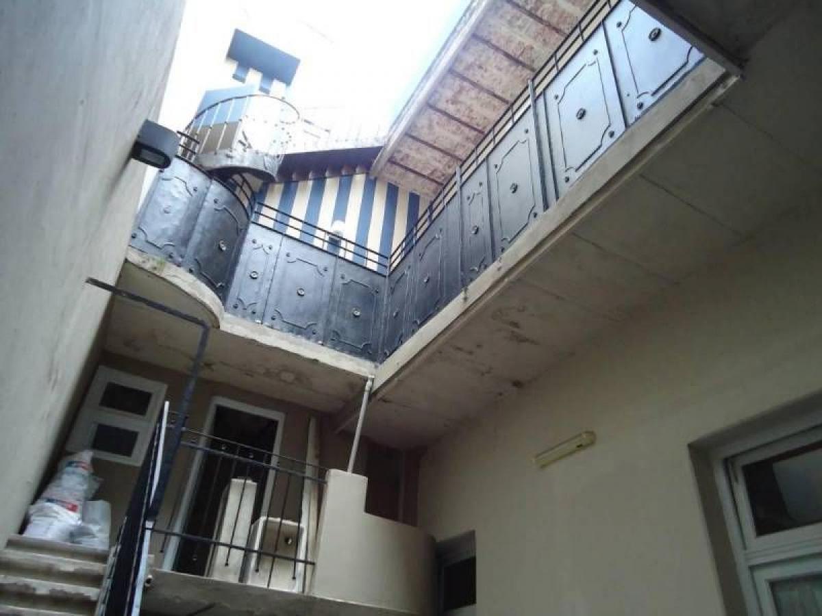 580m² Building in Buenos Aires, Argentina No. 107744