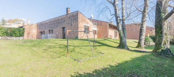 7 rooms Villa in Casciago, Italy No. 31945 3