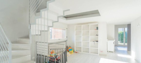 7 rooms Villa in Casciago, Italy No. 31945 4