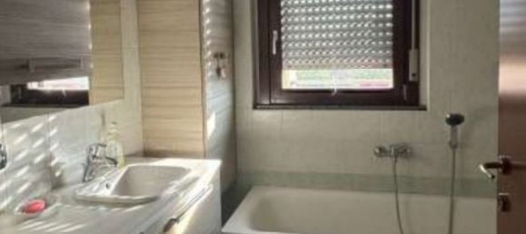 3غرفة شقة في Cardano al Campo, Italy رقم 5430 21