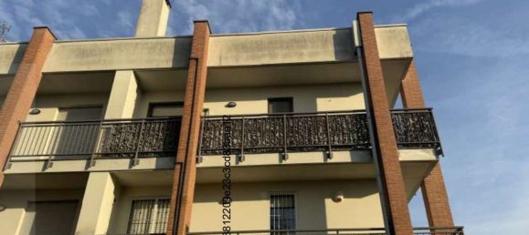 3غرفة شقة في Cardano al Campo, Italy رقم 5430 24