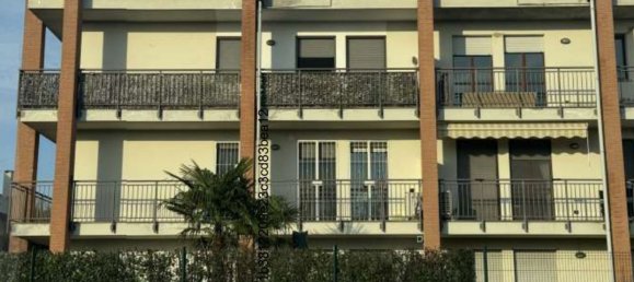 3غرفة شقة في Cardano al Campo, Italy رقم 5430 20