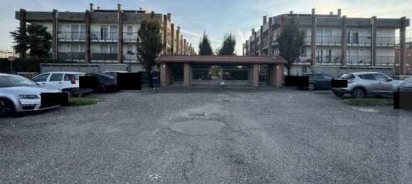 3غرفة شقة في Cardano al Campo, Italy رقم 5430 8