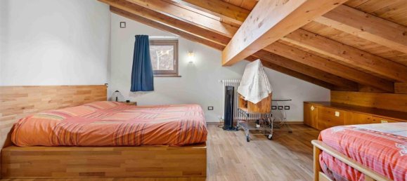 4-salle Villa à Novate Mezzola, Italy No. 22628 25