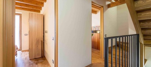 4-salle Villa à Novate Mezzola, Italy No. 22628 17