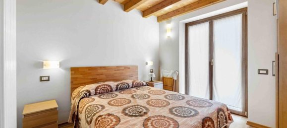 4-salle Villa à Novate Mezzola, Italy No. 22628 18