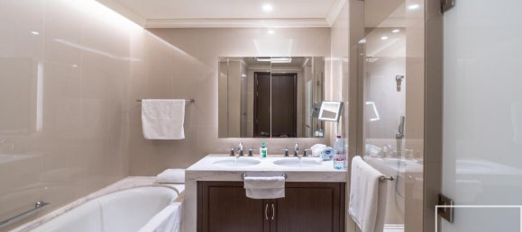 Квартира с 2 спальнями в Даунтаун Дубай (Даунтаун Бурдж Дубай), ОАЭ № 112428 12