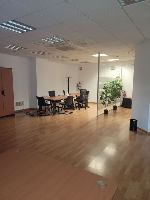 150m² Office in Granada, Spain No. 224089