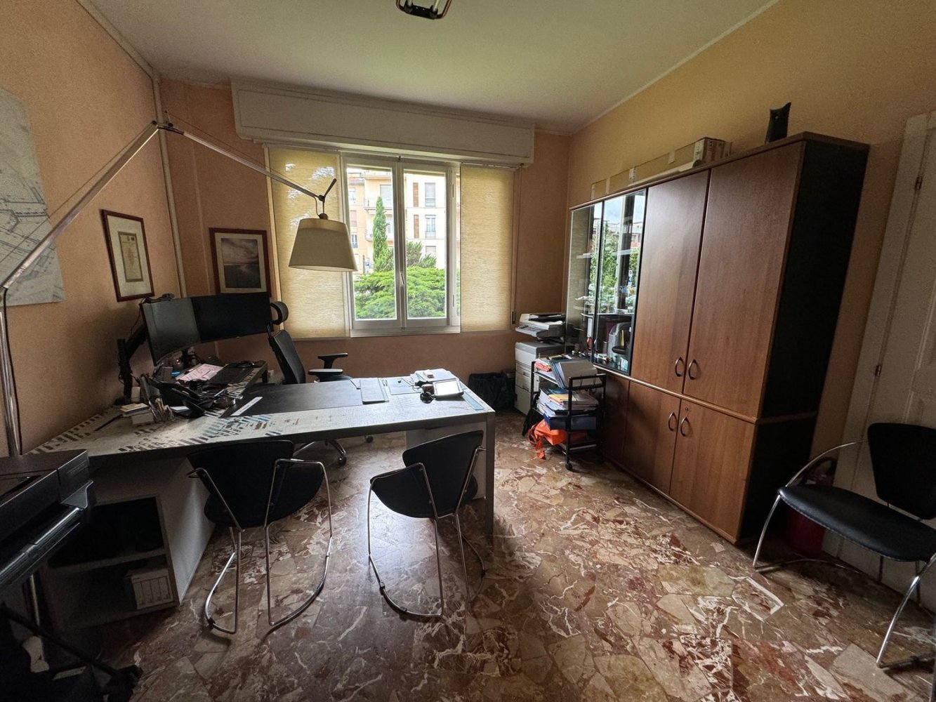 4 rooms Apartment in Florence, Italy No. 36458