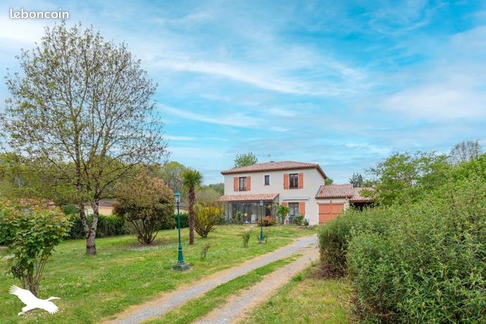 Villa de 5 dormitorios en Saint-Martin, France No. 362617