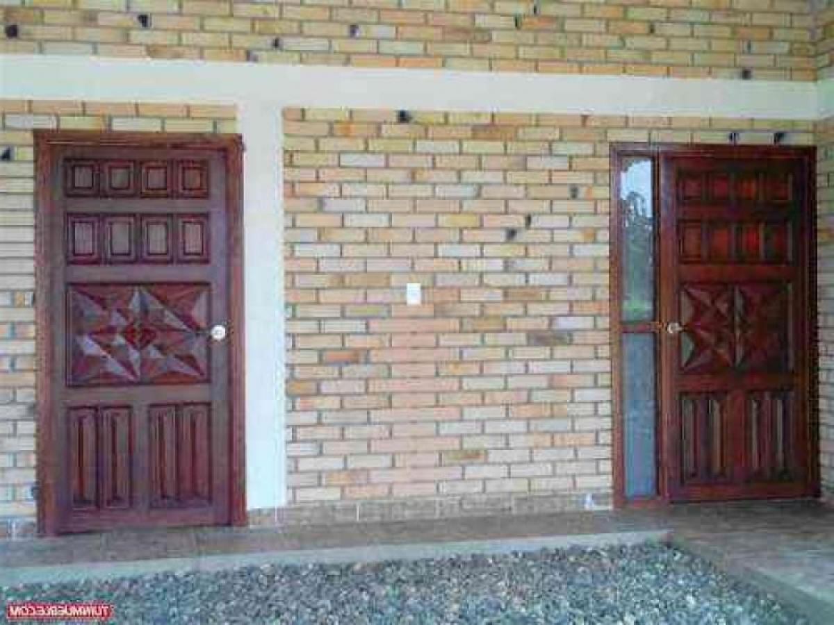 Casa de 4 dormitorios en Valle del Cauca, Colombia No. 8474