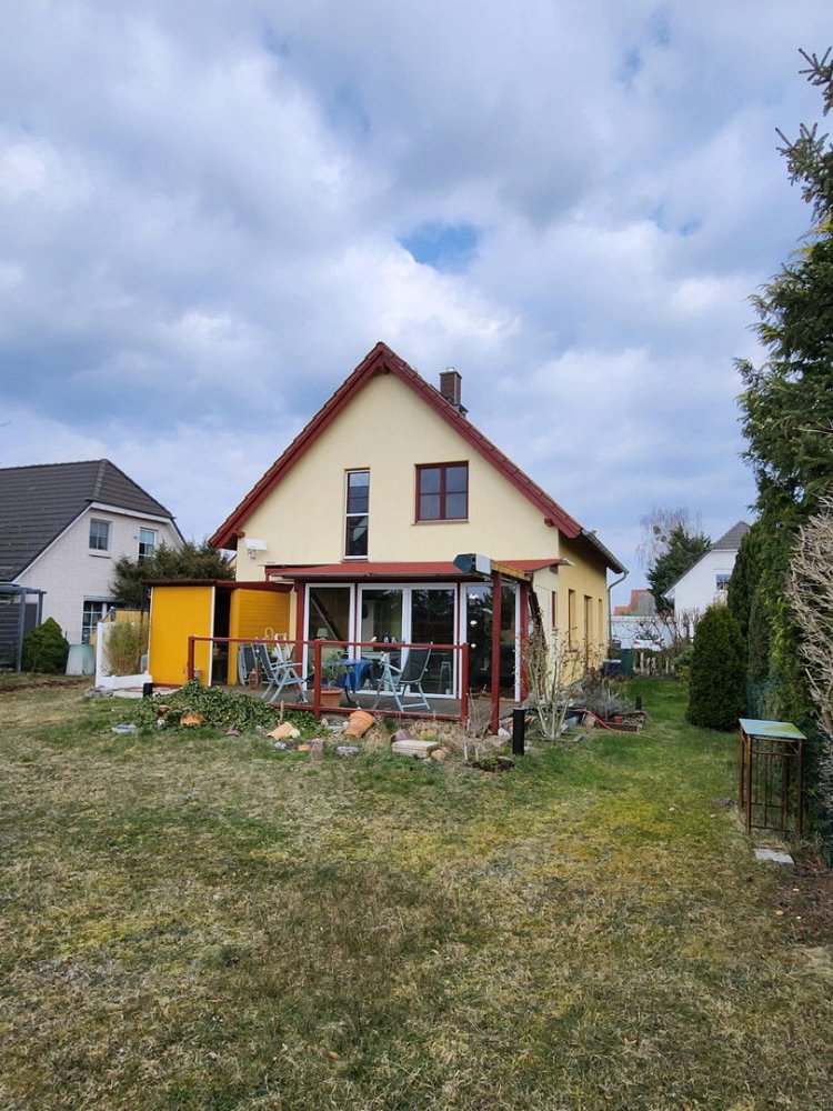 Замки и поместья с 3 комнатами в Бранденбург, Германия № 7592