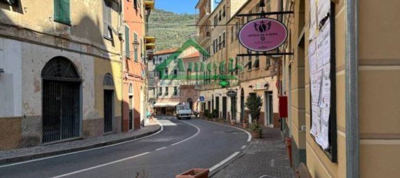 Propiedad comercial de 4 habitaciónes en Pontedassio, Italy No. 104197 4