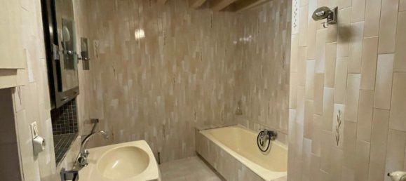 4 bedrooms House in Genille, France No. 159300 15