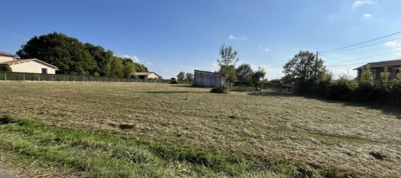 Terrain à Nieuil, France 2241m² No. 96445 4