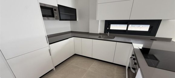 Casa de 5 dormitorios en Guardamar del Segura, Spain No. 151930 13