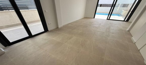 Casa de 5 dormitorios en Guardamar del Segura, Spain No. 151930 7