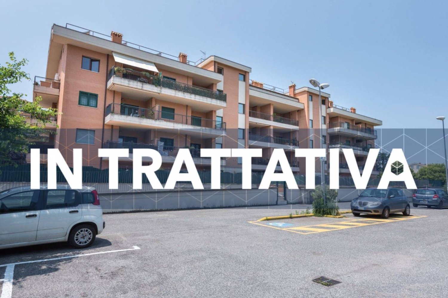 2 bedrooms Apartment in Marino, Italy No. 20801
