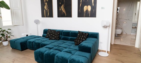 2 bedrooms Apartment in Florence, Italy No. 191987 3