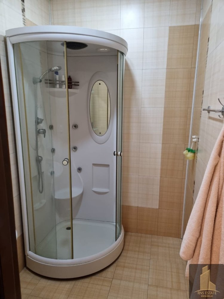 4 bedrooms Apartment in Yasamal, Azerbaijan No. 1423