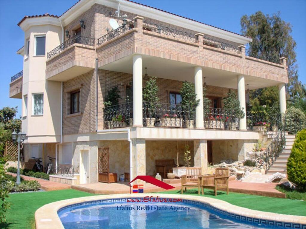 Вилла с 5 спальнями в Сьюдад Кесада, Испания № 261787