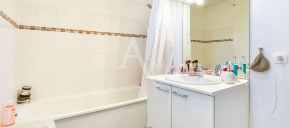 Casa de 4 dormitorios en Verneuil-l'Etang, France No. 175992 9