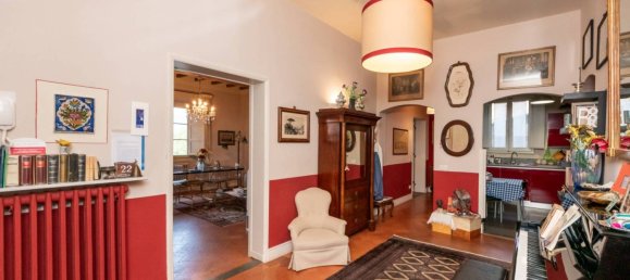 3 bedrooms Apartment in Pistoia, Italy No. 351009 3