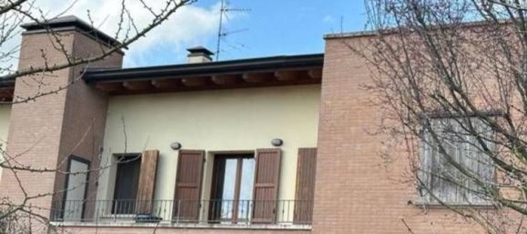3 rooms Apartment in Carpi, Italy No. 95030 2