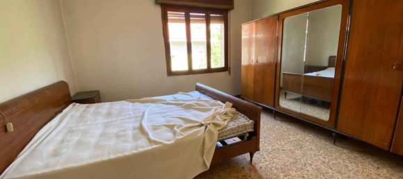 18 rooms House in Vetto, Italy No. 278865 17