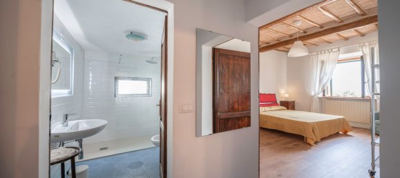 10 rooms Apartment in Perugia, Italy No. 103426 15