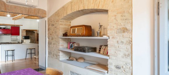 10 rooms Apartment in Perugia, Italy No. 103426 8