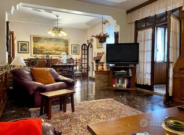 6 rooms Apartment in Venice, Italy No. 307538