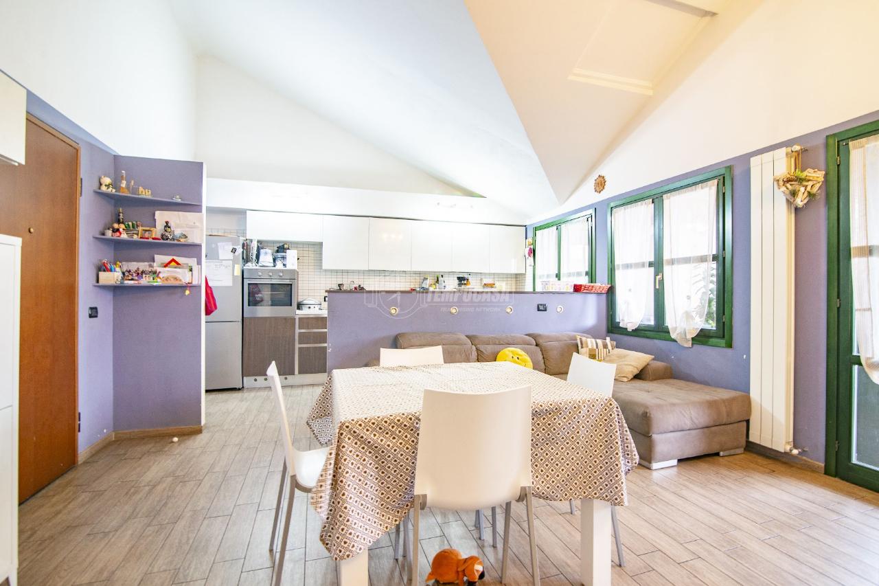 Apartamento de 3 divisões em Senago, Italy N.º 19913