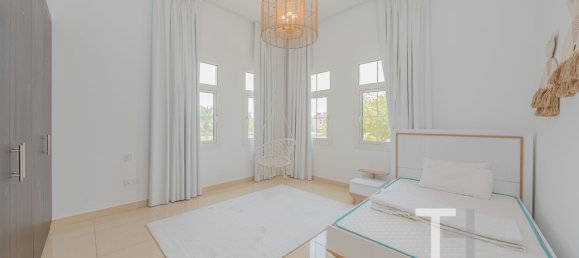 5 bedrooms Villa in Mudon, UAE No. 32213 22