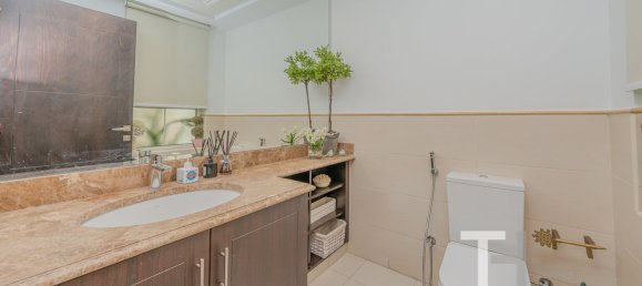 5 bedrooms Villa in Mudon, UAE No. 32213 5