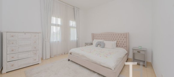 5 bedrooms Villa in Mudon, UAE No. 32213 27