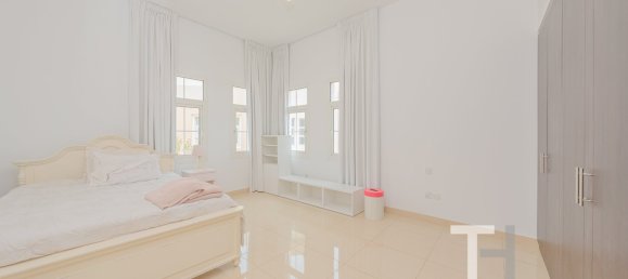 5 bedrooms Villa in Mudon, UAE No. 32213 19
