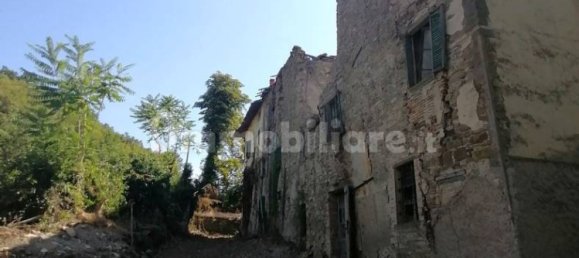 5-Zimmer Gebäude in Gubbio, Italy, Nr. 256629 3