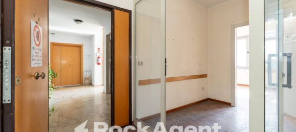 5 rooms Office in Catania, Italy No. 317665 9
