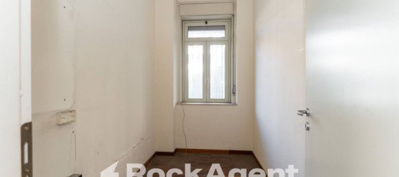 5 rooms Office in Catania, Italy No. 317665 18