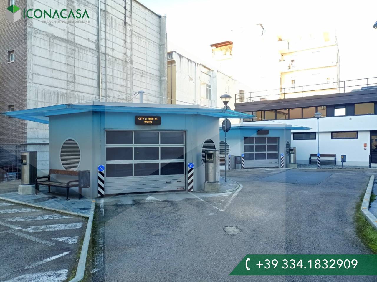 1 room Parking in Pescara, Italy No. 34350