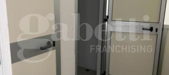 220m² Office in Sessa Aurunca, Italy No. 33189 21