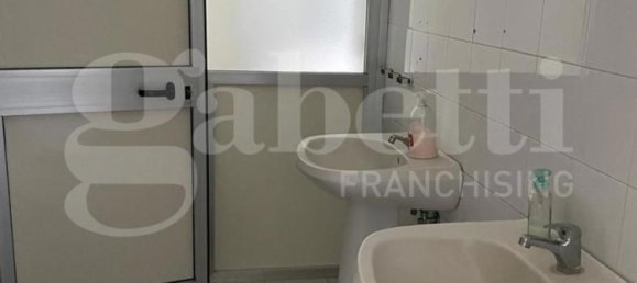 220m² Office in Sessa Aurunca, Italy No. 33189 22