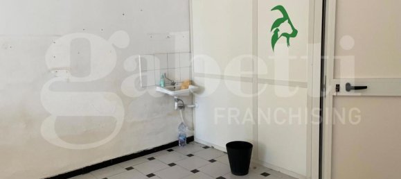 220m² Office in Sessa Aurunca, Italy No. 33189 18