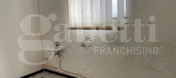 220m² Office in Sessa Aurunca, Italy No. 33189 10