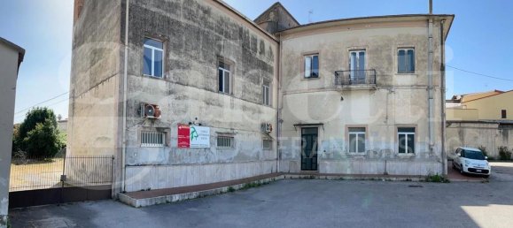 220m² Office in Sessa Aurunca, Italy No. 33189 2