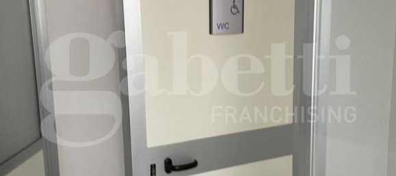 220m² Office in Sessa Aurunca, Italy No. 33189 23