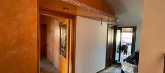 4-salle Appartement à Calco, Italy No. 4250 6